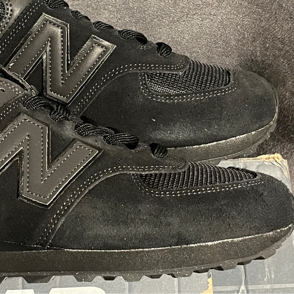 New Balance Men’s Sneakers 574 Black Size 11 US - Picture 2 of 15